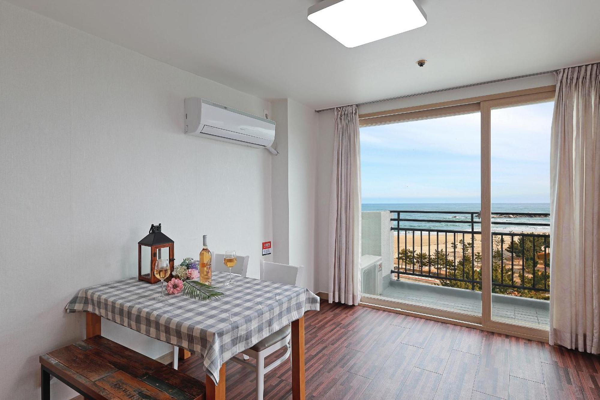 Ocean 2 You Resort Seorak Beach Hotel & Condo Sokcho Exterior photo