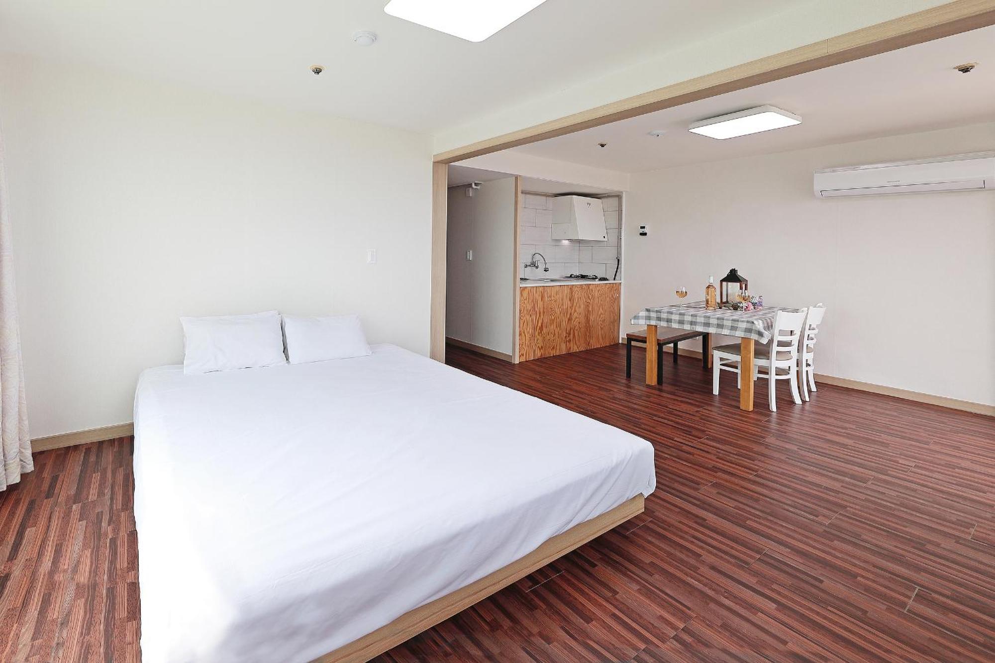 Ocean 2 You Resort Seorak Beach Hotel & Condo Sokcho Exterior photo