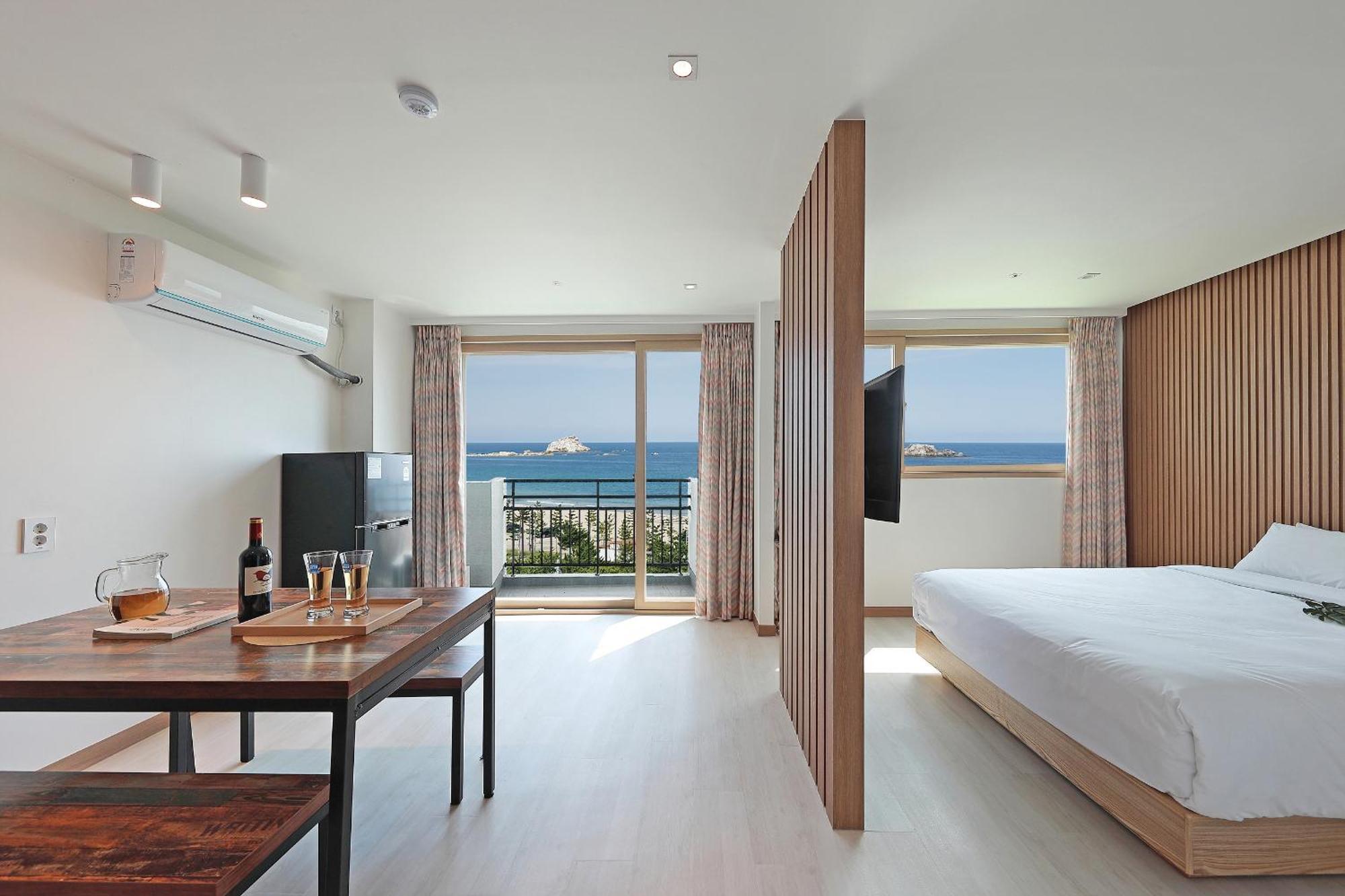 Ocean 2 You Resort Seorak Beach Hotel & Condo Sokcho Exterior photo