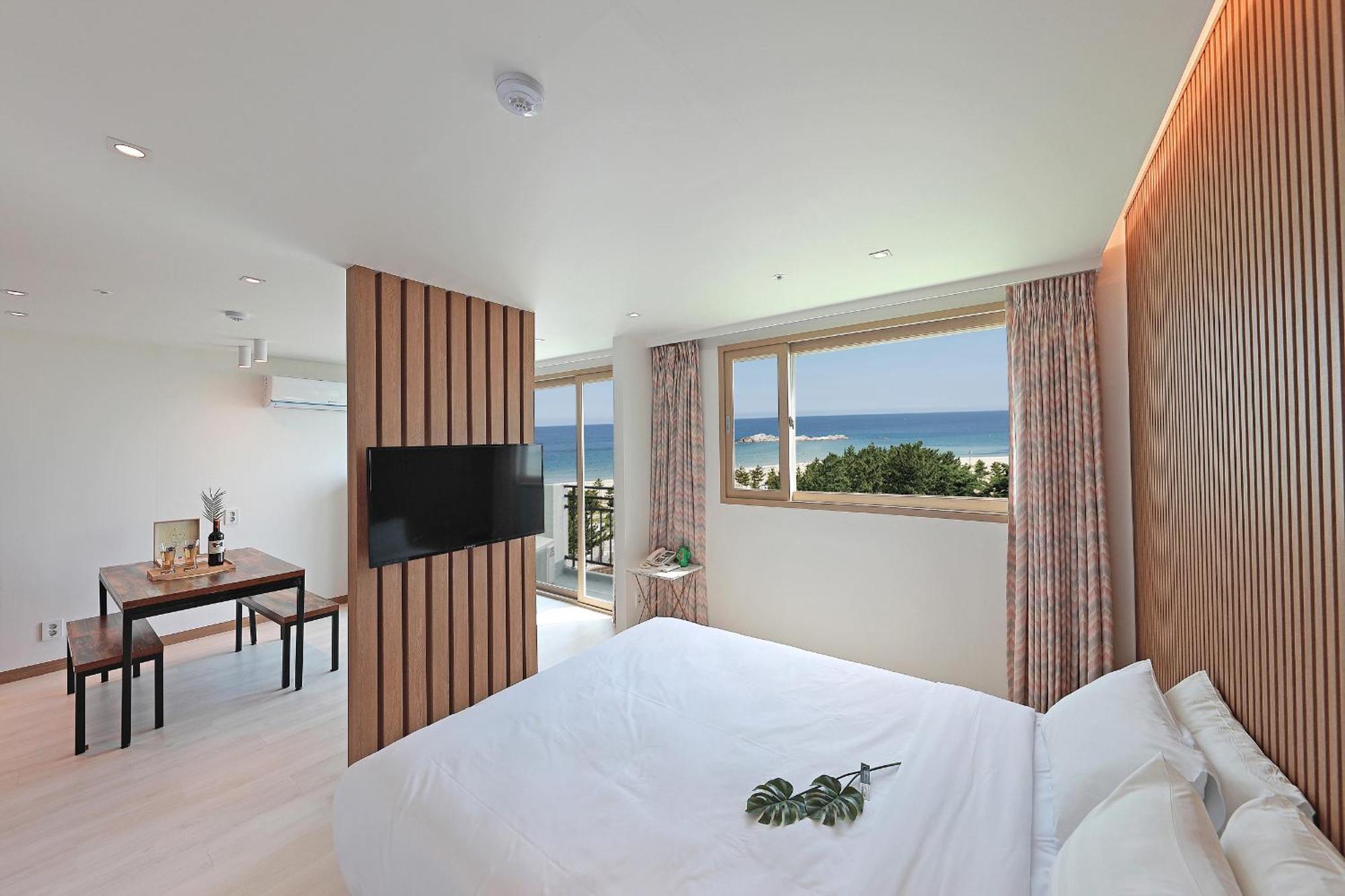 Ocean 2 You Resort Seorak Beach Hotel & Condo Sokcho Exterior photo