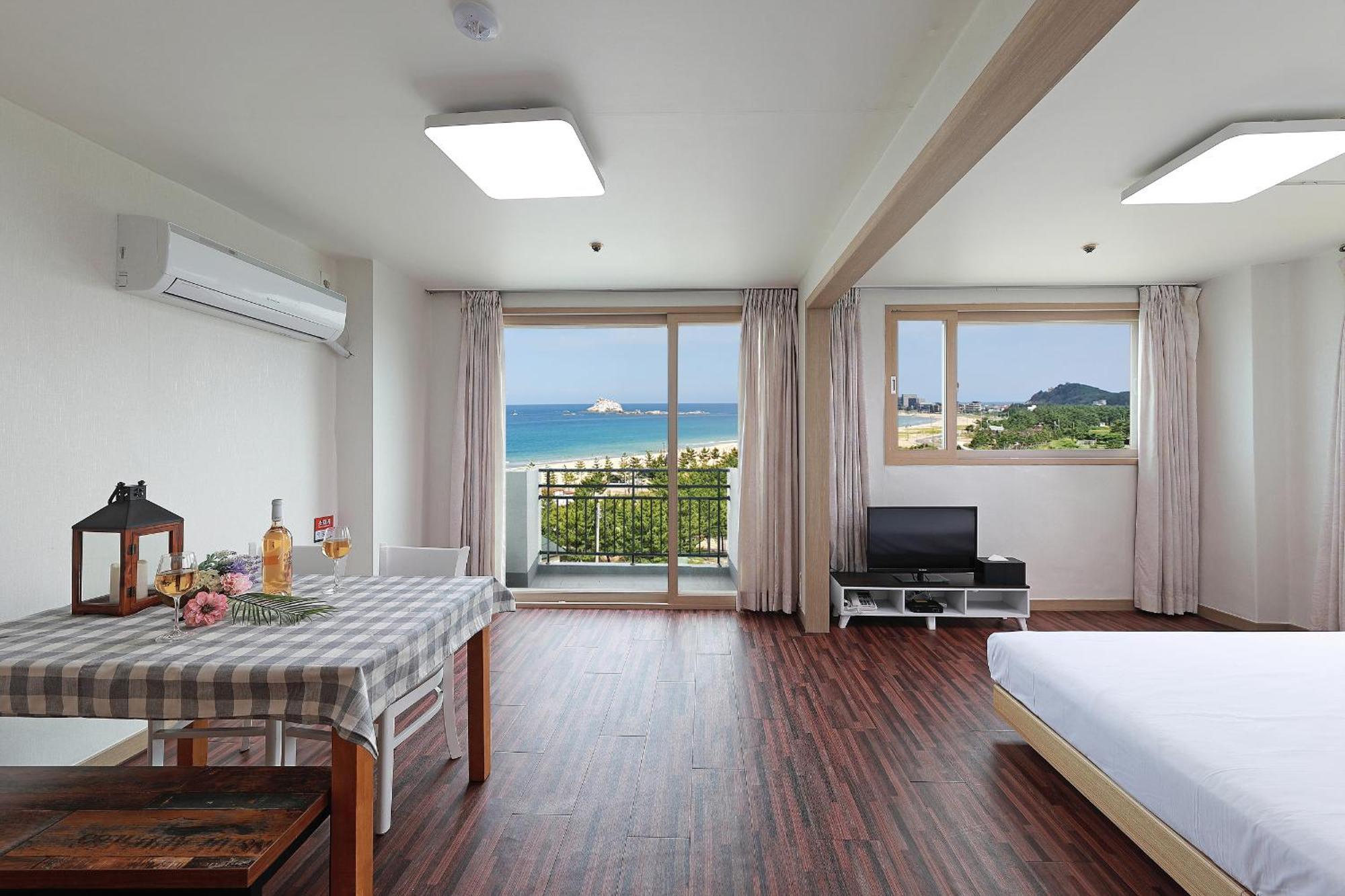 Ocean 2 You Resort Seorak Beach Hotel & Condo Sokcho Exterior photo