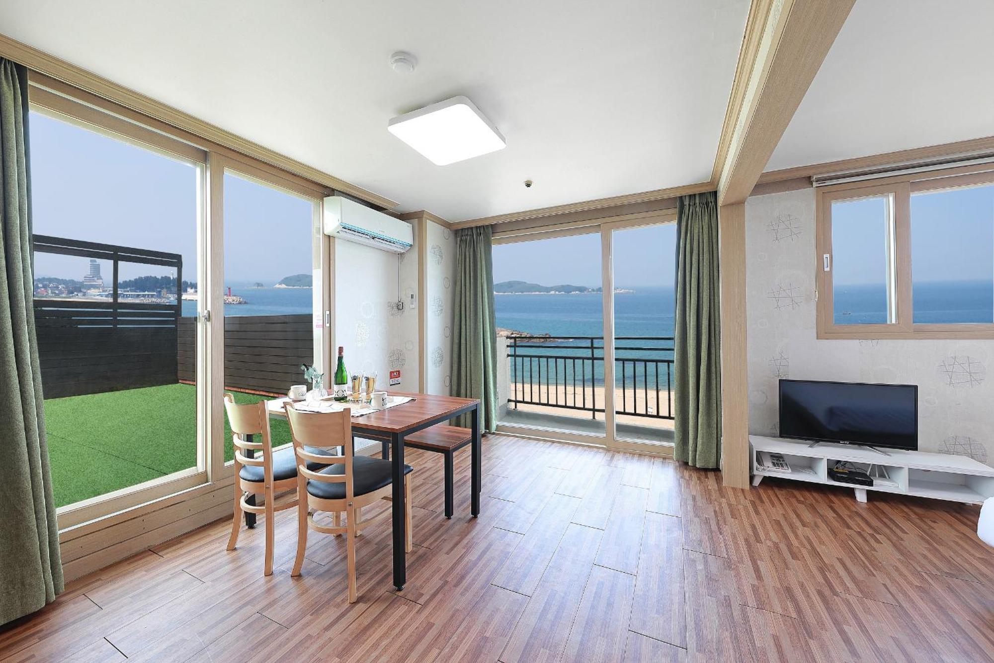 Ocean 2 You Resort Seorak Beach Hotel & Condo Sokcho Exterior photo