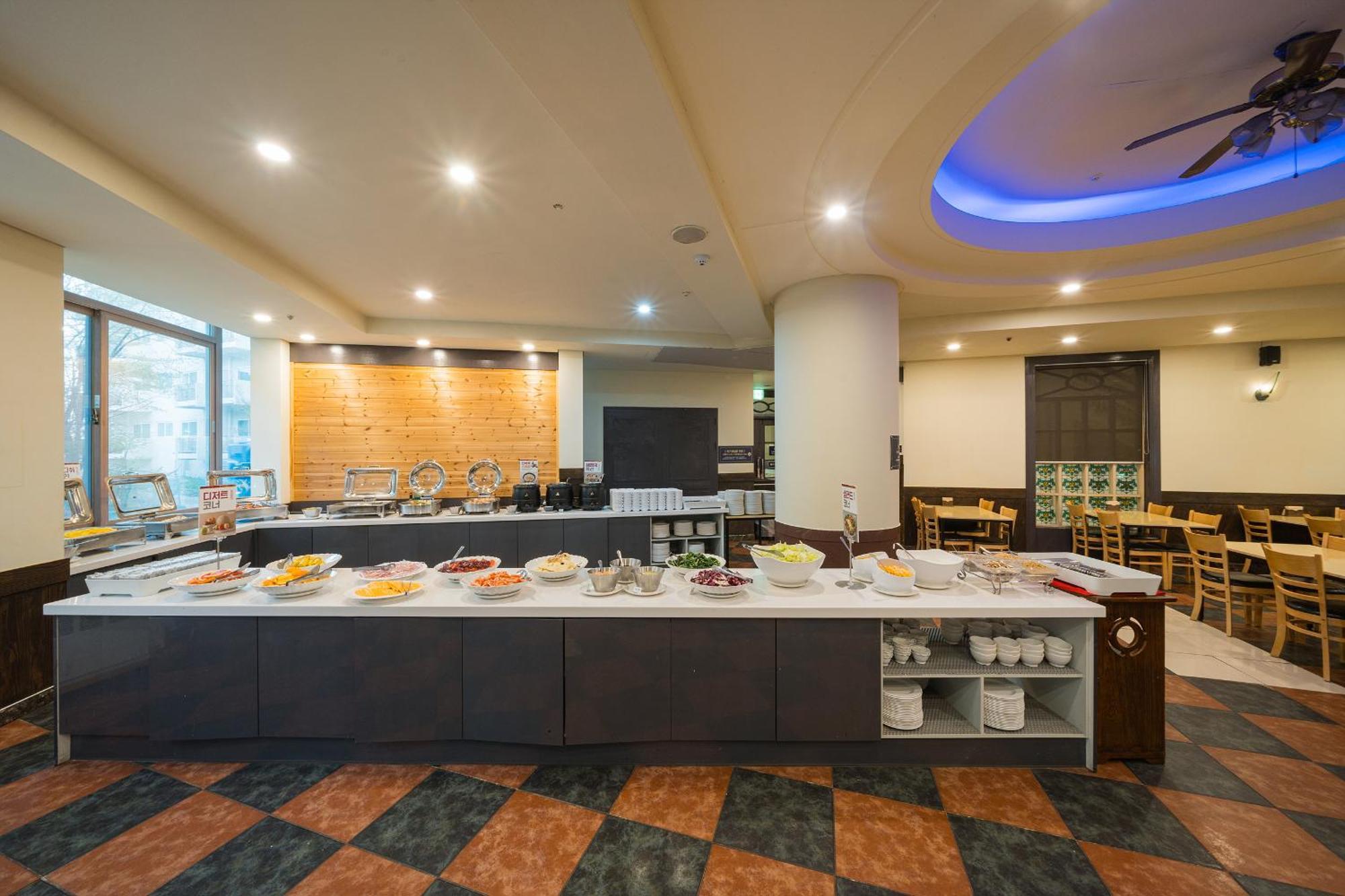 Ocean 2 You Resort Seorak Beach Hotel & Condo Sokcho Exterior photo