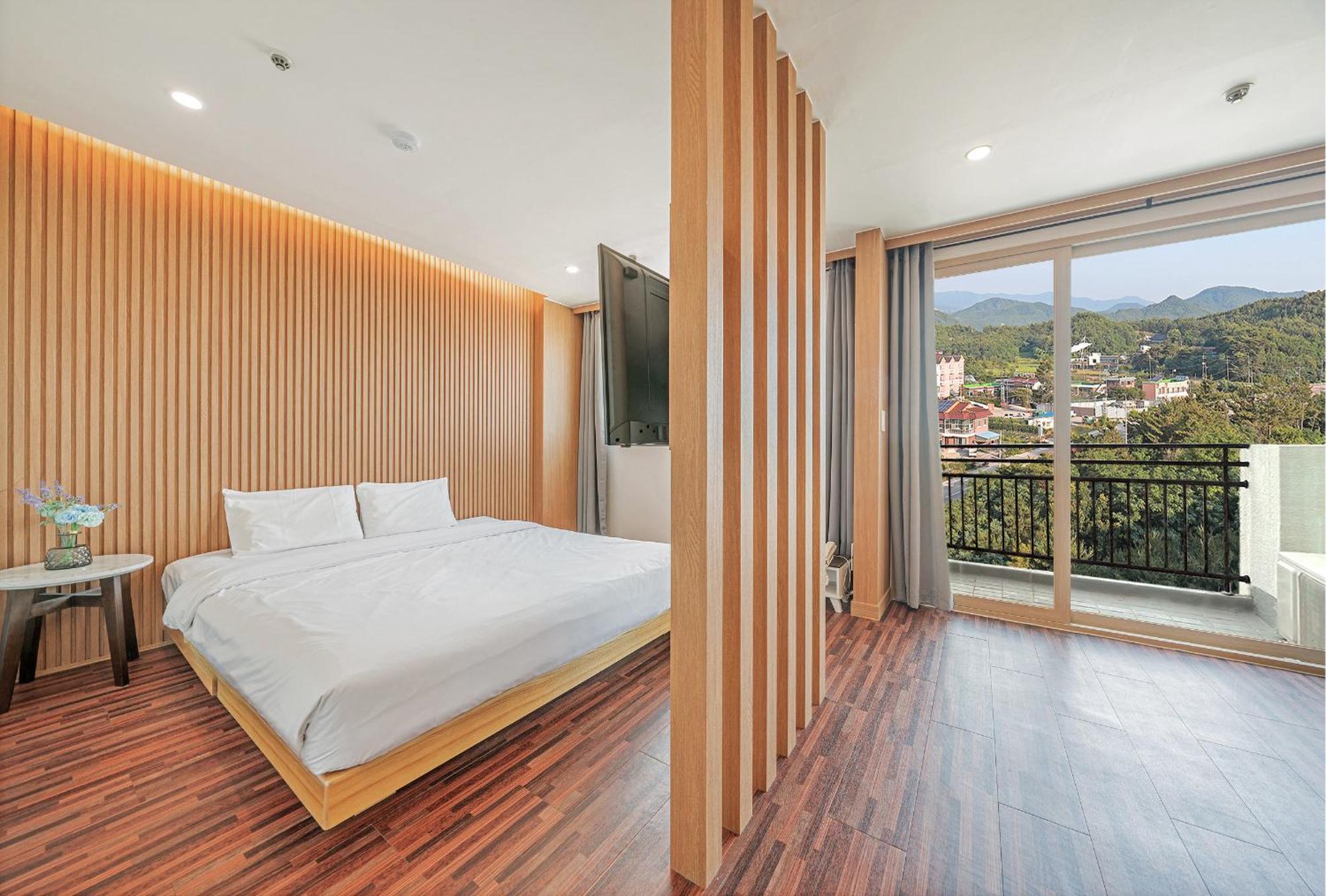 Ocean 2 You Resort Seorak Beach Hotel & Condo Sokcho Exterior photo